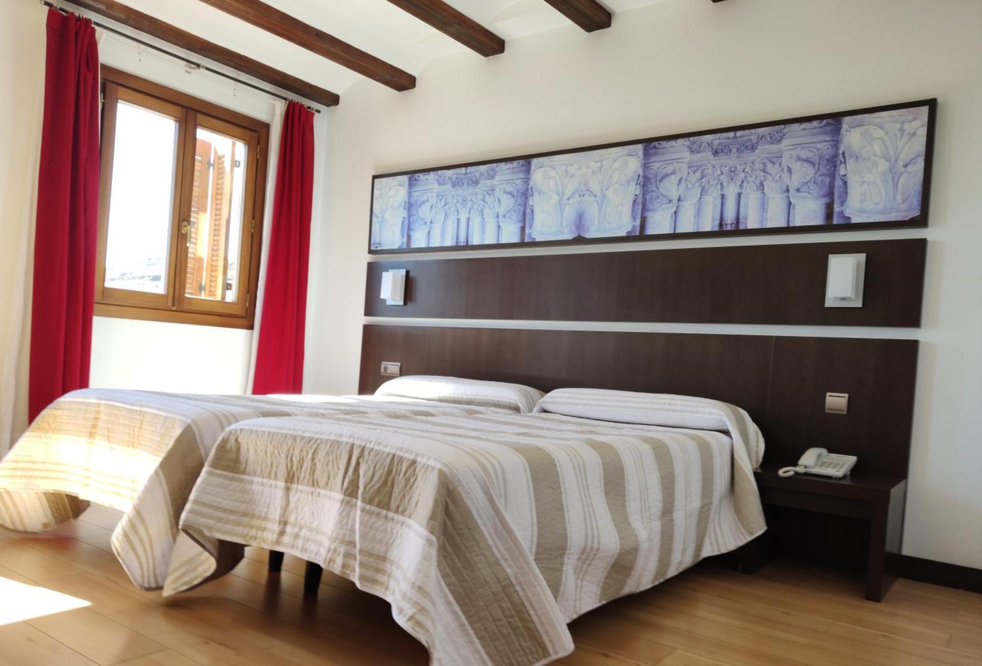 Hotel Rey Sancho Navarrete Quarto foto
