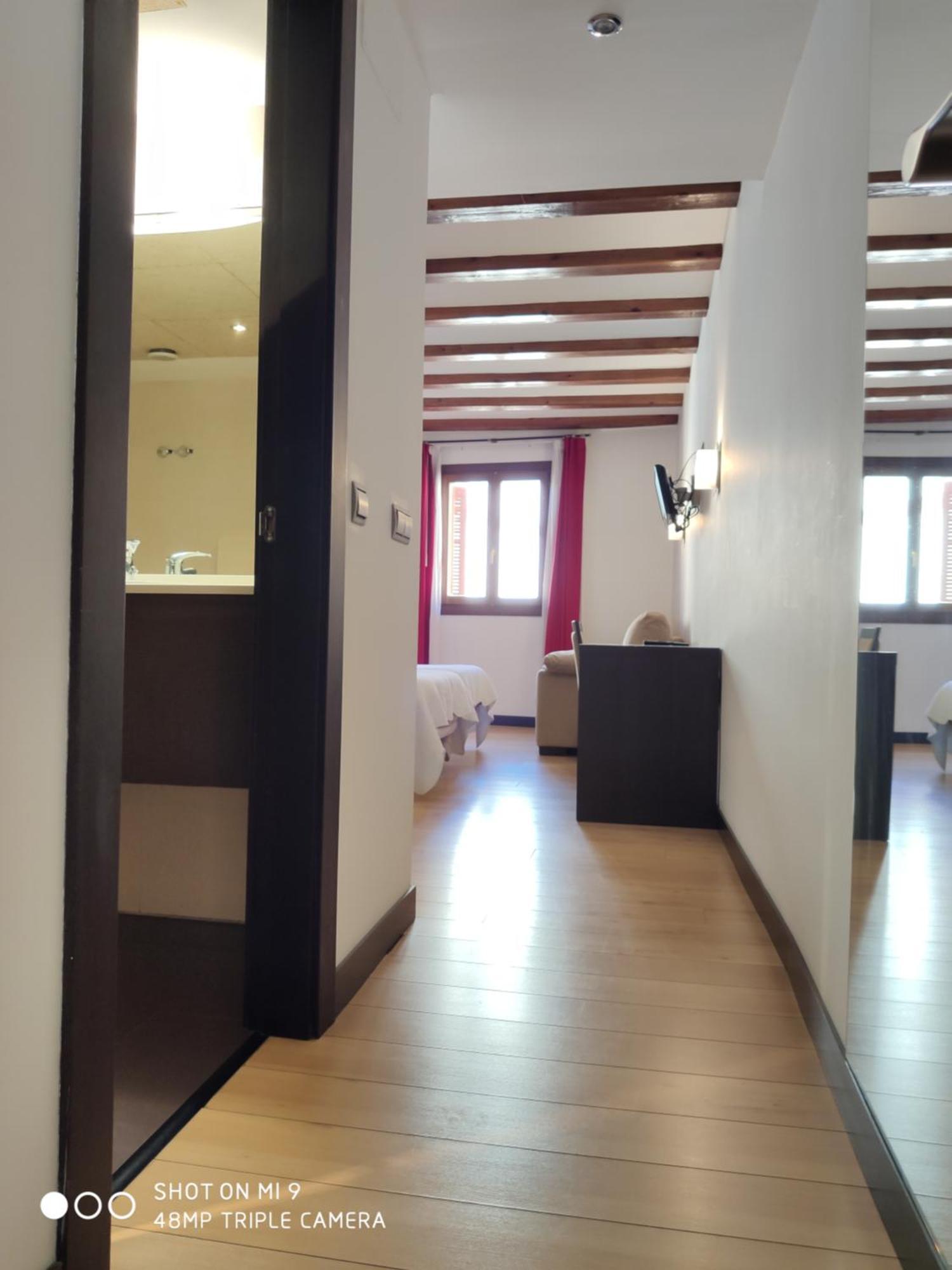 Hotel Rey Sancho Navarrete Quarto foto