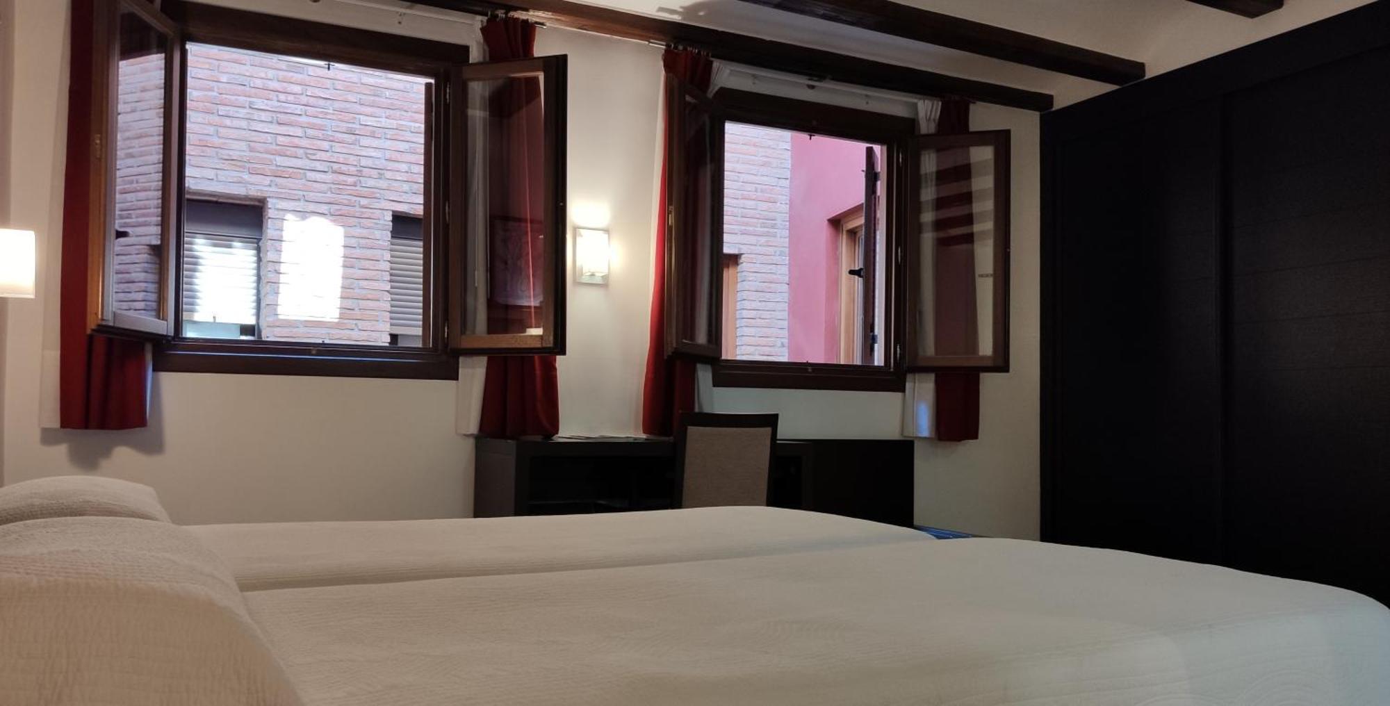 Hotel Rey Sancho Navarrete Quarto foto