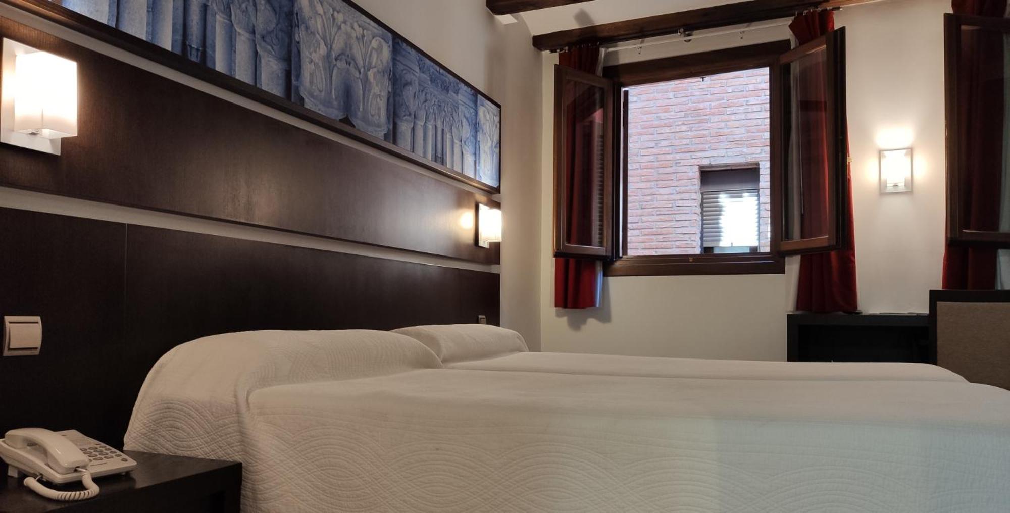 Hotel Rey Sancho Navarrete Quarto foto